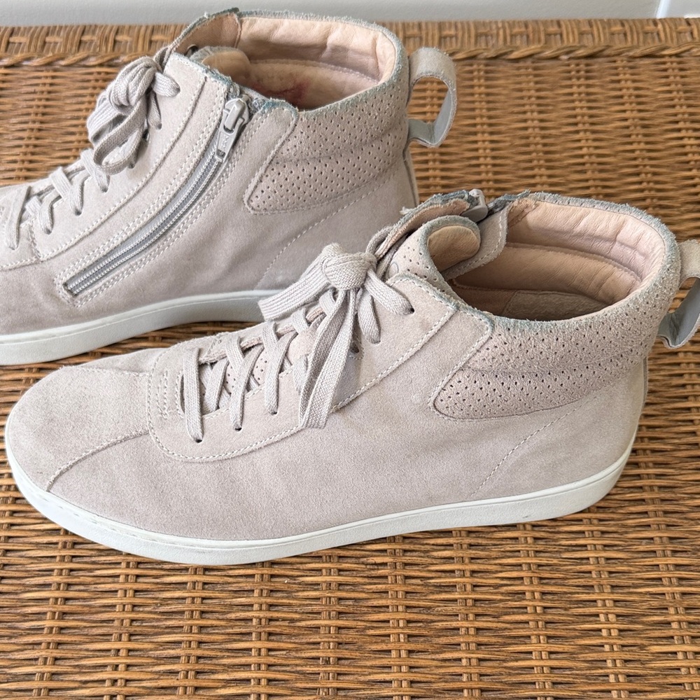 Vionic Women's Light Taupe Suede High-Top Sneakers size 10